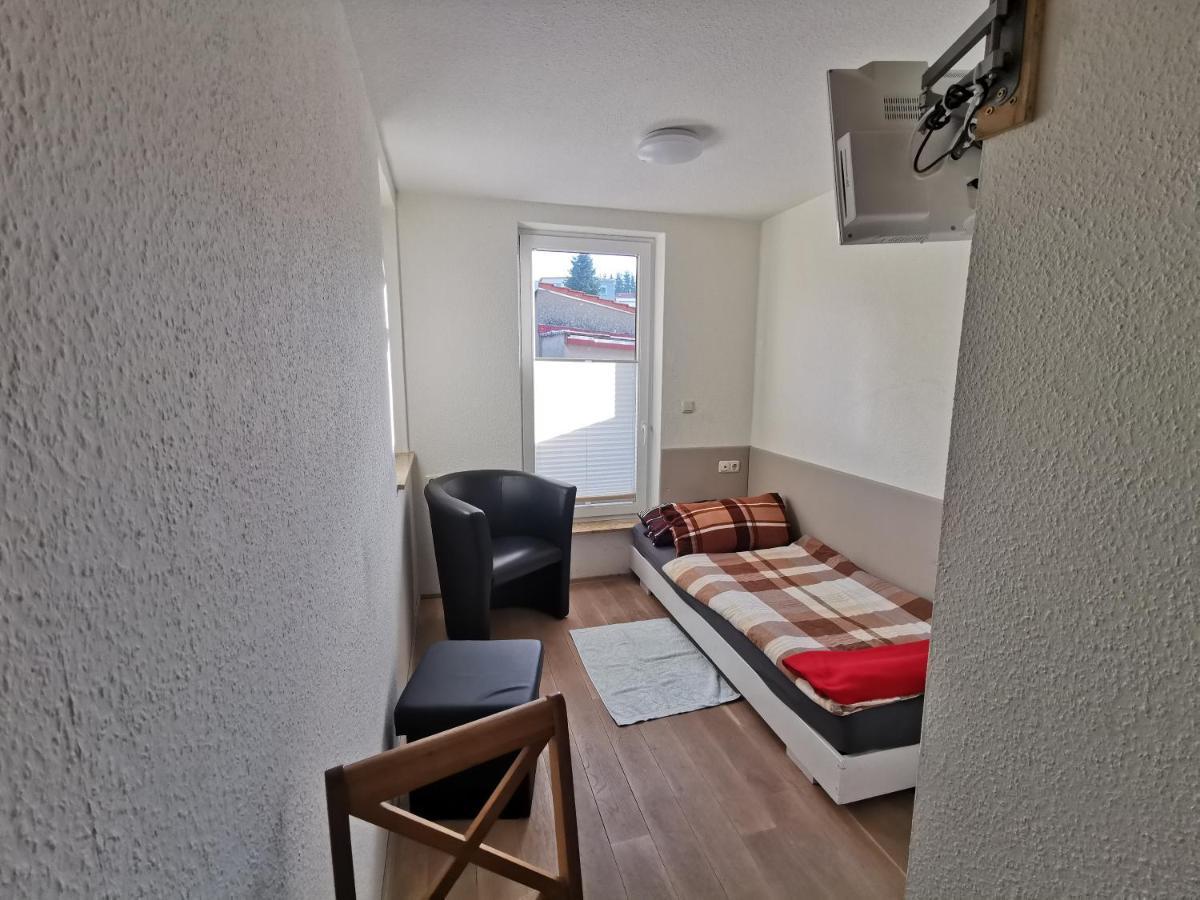 Ferienwohnung Und Pension Guertler Werdau Exterior photo